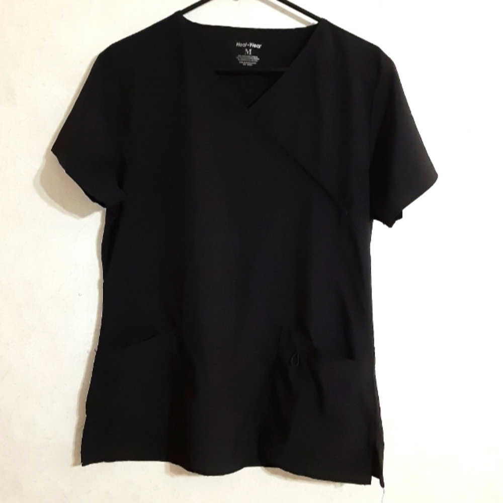 SZ M HEAL + WEAR STRETCHY SCRUB TOP
